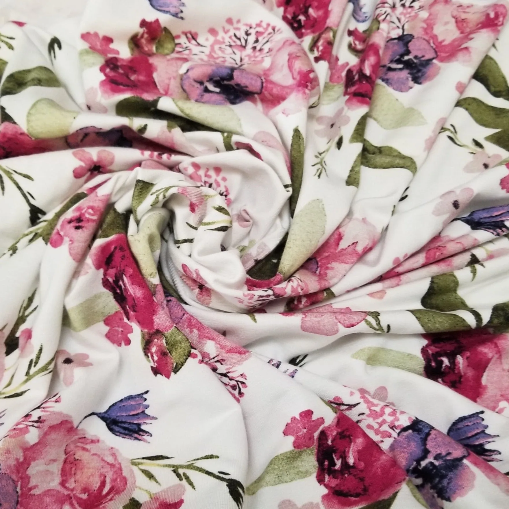 End of Bolt : 2.5 yards of Apparel Modal Spandex Jersey Scattered Roses Floral Ivory Knit 6.78 oz-remnant